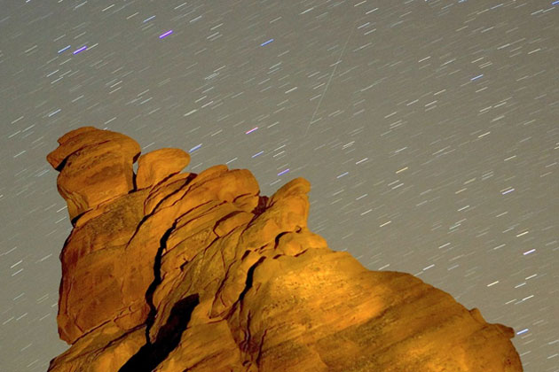 A view of the Geminids in the Valley of Fire State Park, Nevada. (Source: Ethan Miller/Getty Images)