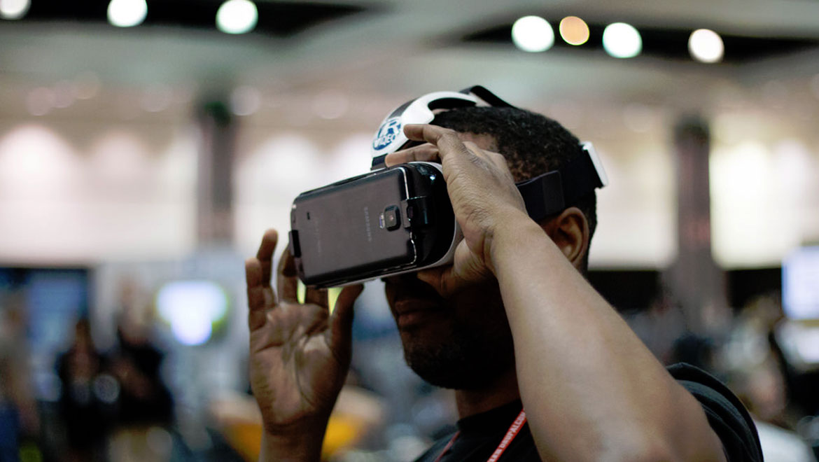 VR headset at DrupalCon LA