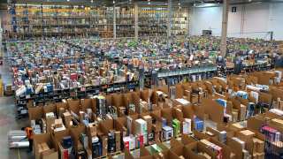 Amazon’s Wireless Wristbands Can Track Warehouse Workers